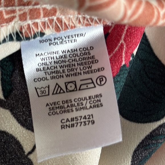 ANN TAYLOR FACTORY || Floral Mock-Neck Top. Sz. XS - Picture 9 of 9